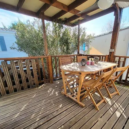 Mobil Home, Les Pins Maritimes 히에레